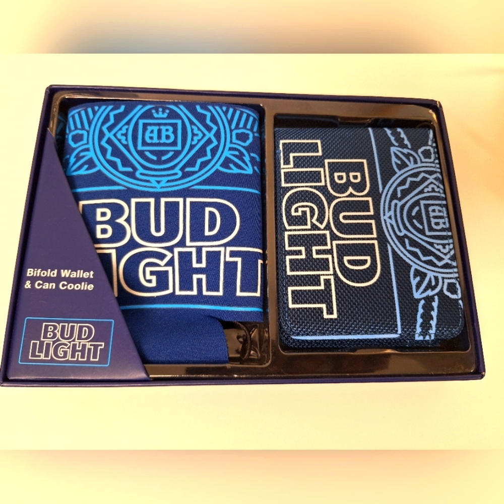BUD LIGHT 2pc Mens wallet and drink insulator set- Blue- New in box